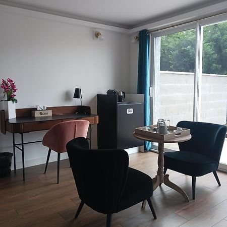 Touraco Acomodação com café da manhã Villars-les-Dombes Exterior foto